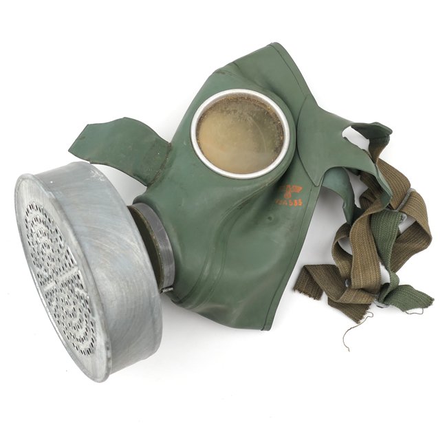 German Luftschutz Gasmask — image 2