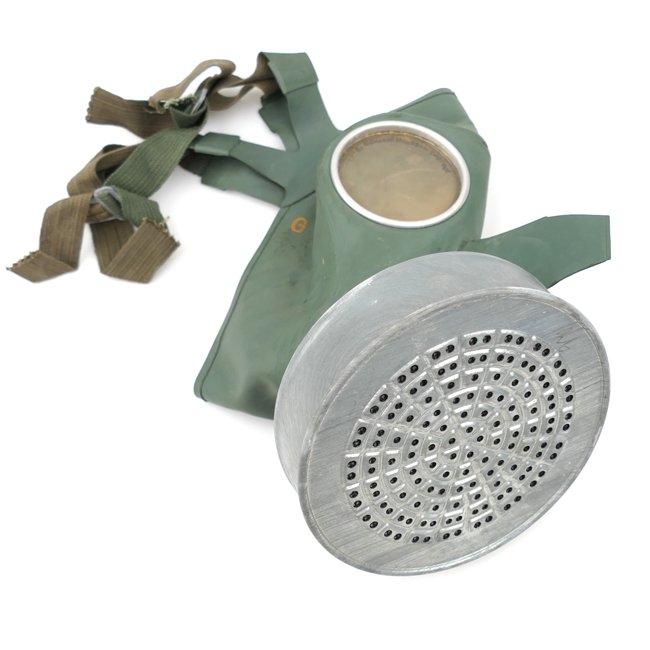 German Luftschutz Gasmask — image 3