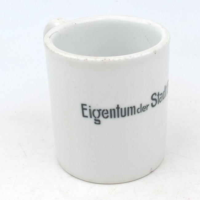 German 'Eigentum der Stadt Berlin' Porcelain Mug — image 3