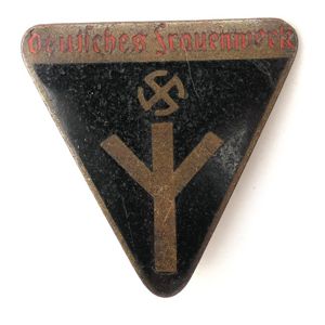 'Deutsches Frauenwerk' Members Pin