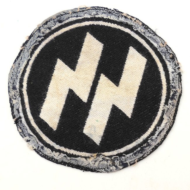 Waffen-SS Sport Shirt Insignia — image 4