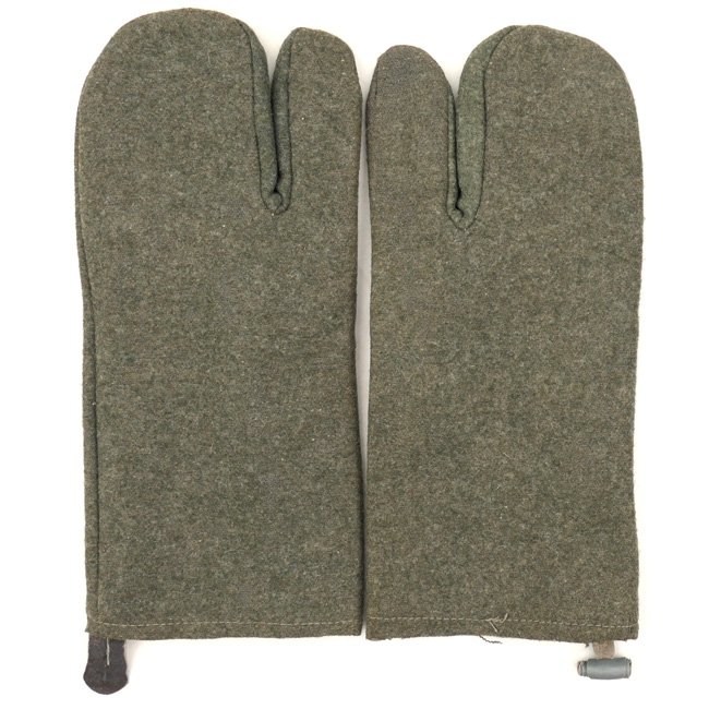 Wehrmacht Woolen Winter Mittens — image 3
