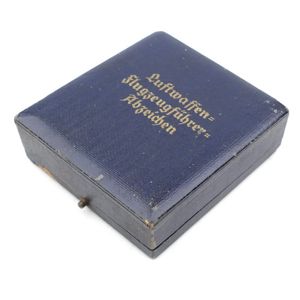 Case for a J3 Luftwaffe Pilots Badge