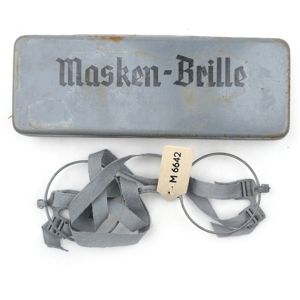 WH 'Masken-Brille' Container with Contents
