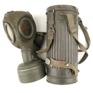 WH (Heer) Gasmask with Canister