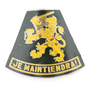 Dutch Netherlands East Indies Army Sleeve Shield 'Je Maintiendrai'