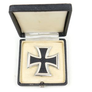 Cased Iron Cross 1st Class '26' MINT