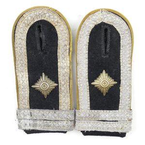 Waffen-SS Signals NCO's Shoulders-Straps