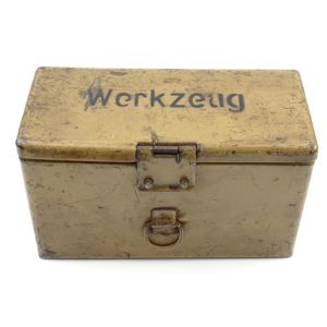 Wehrmacht 'Werkzeug' Metal Toolbox