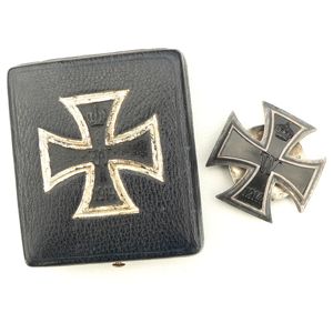 Cased WW1 Iron Cross 1st Class - screw-back