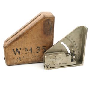 Wehrmacht 'Winkelmesser 35' in Wooden Case