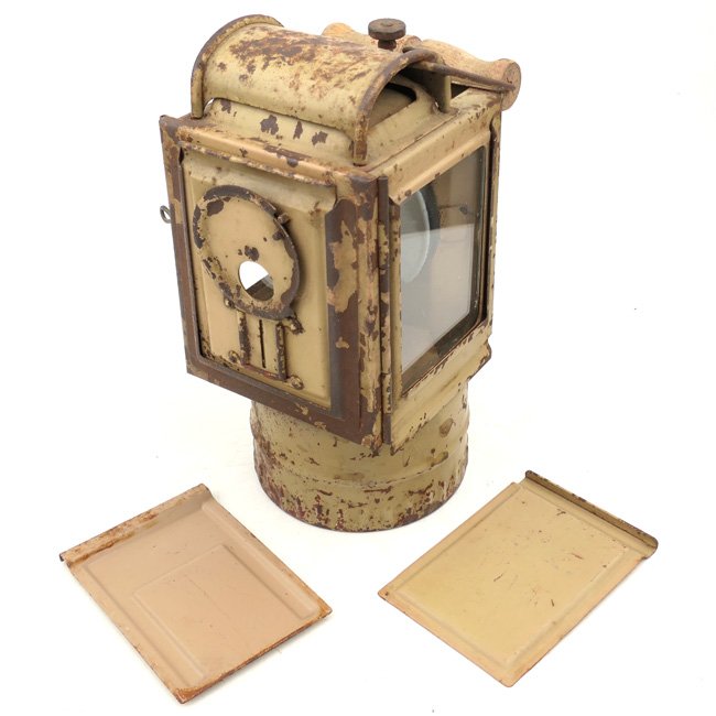 Wehrmacht Tan Painted Carbide Field Lantern — image 5
