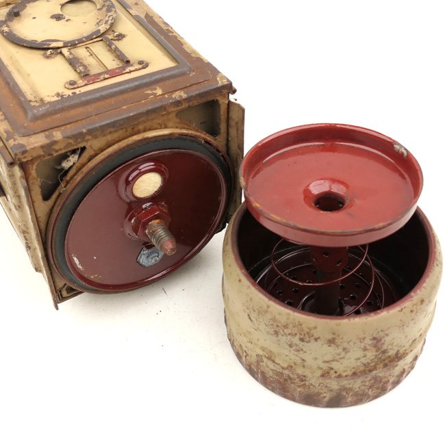 Wehrmacht Tan Painted Carbide Field Lantern — image 8