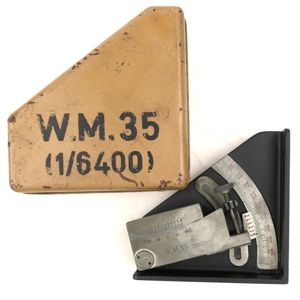 Wehrmacht 'Winkelmesser 35' in Metal Case