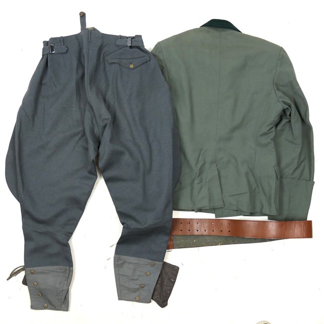 WH (Heer) Medical Officer's Field Blouse Grouping — image 14