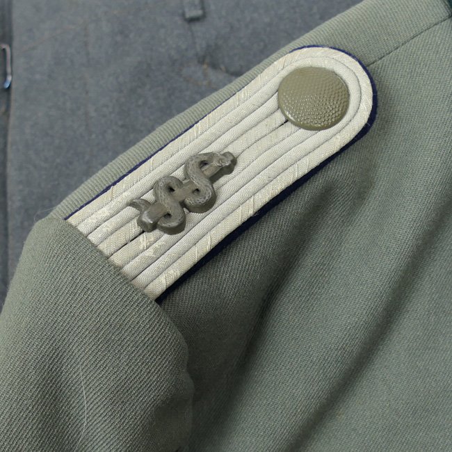 WH (Heer) Medical Officer's Field Blouse Grouping — image 4