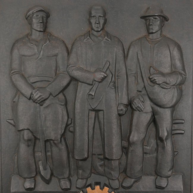 DAF 'Ehret die Arbeit und achtet den Arbeiter' Wall Plaque — image 2