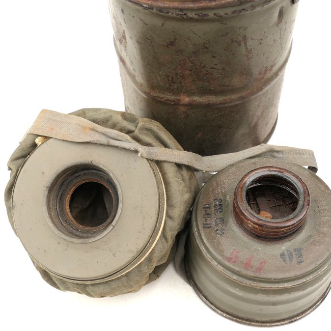 WW1 German M15 Gasmask with Canister — image 5