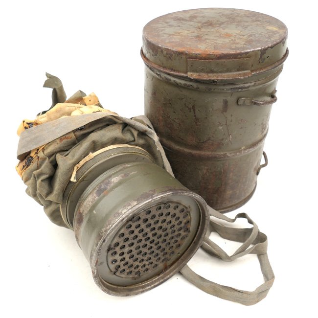 WW1 German M15 Gasmask with Canister — image 7