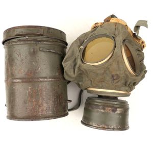 WW1 German M15 Gasmask with Canister