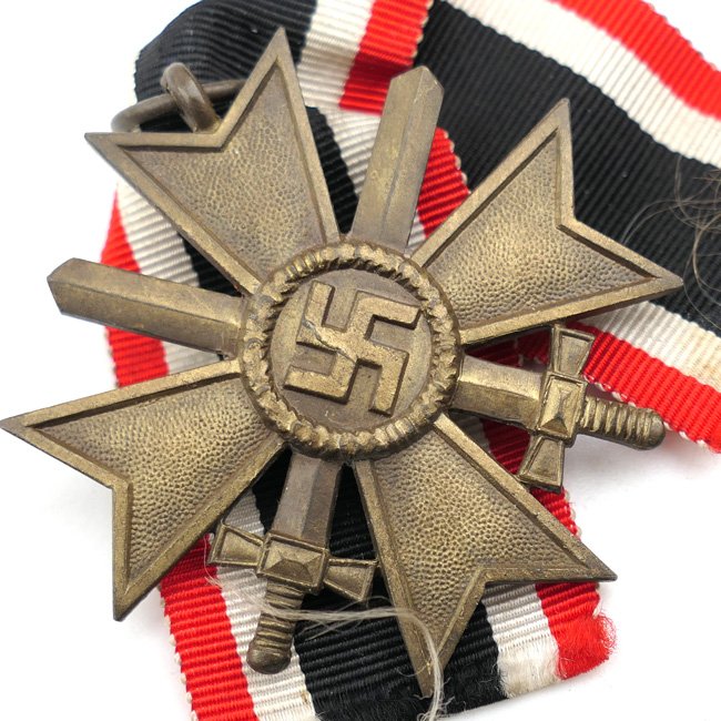 KVK 2nd Class with Swords — image 2