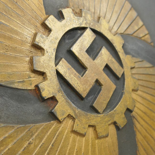 DAF 'Für Vorbildliche Förderung von Kraft durch Freude' Wall Plaque — image 5