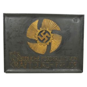 DAF 'Für Vorbildliche Förderung von Kraft durch Freude' Wall Plaque