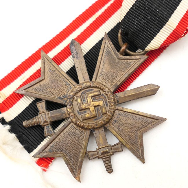 KVK 2nd Class with Swords — image 2