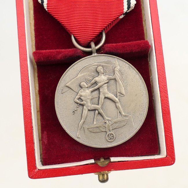 Cased Austrian Occupation Medal — image 3