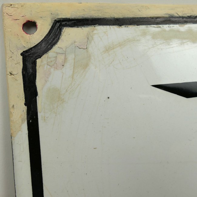 'Wohnung des Beigeordneten' Enamel Sign — image 2