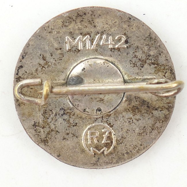 NSDAP Membership Badge 'RZM M1/42' — image 3