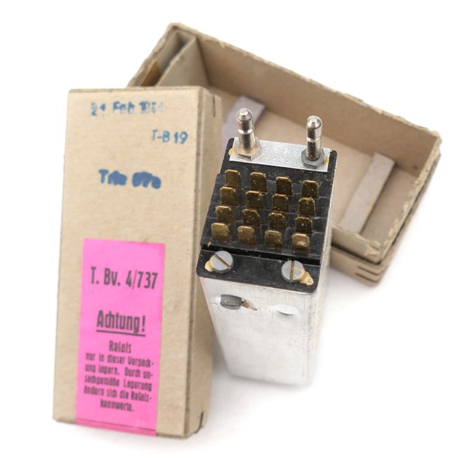 Luftwaffe Relay in Carton Box — image 2