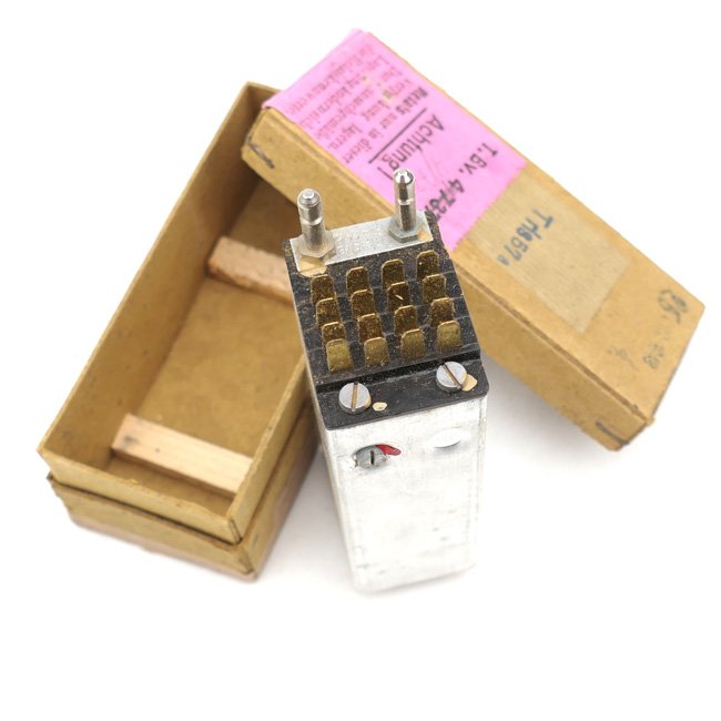 Luftwaffe Relay in Carton Box — image 2