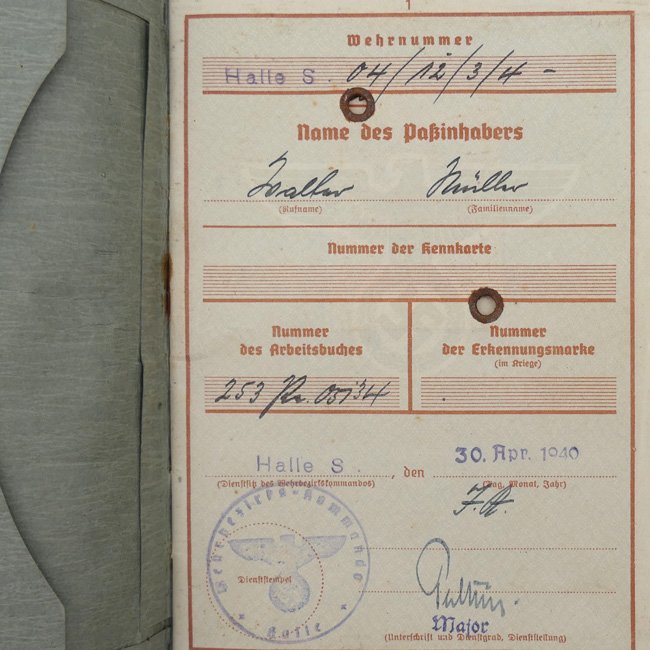 WH (Heer) Wehrpaß — image 2