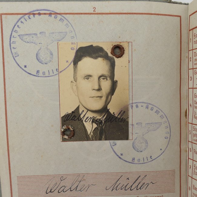 WH (Heer) Wehrpaß — image 3