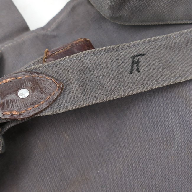 Luftwaffe FLAK M31 Bread Bag & Strap — image 3