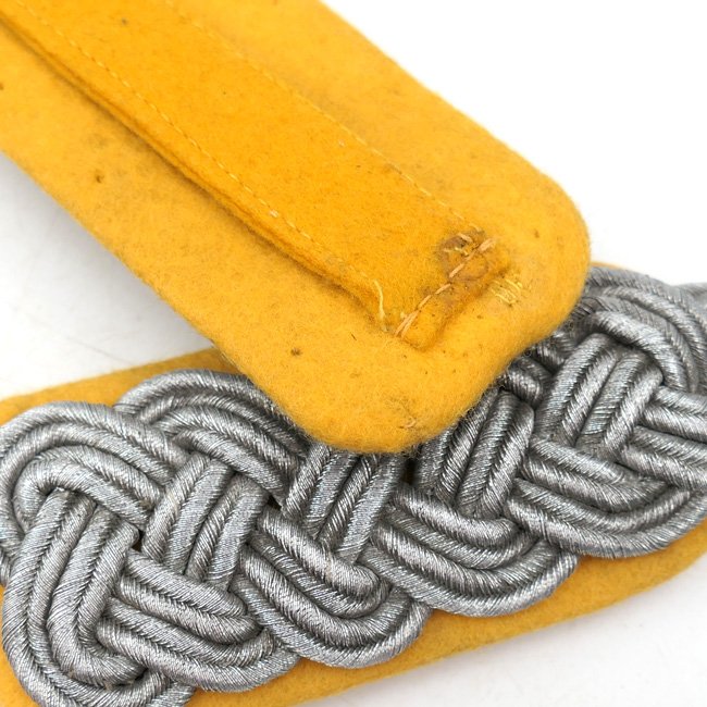 Luftwaffe 'Major der Flieger' Shoulder-Boards — image 3