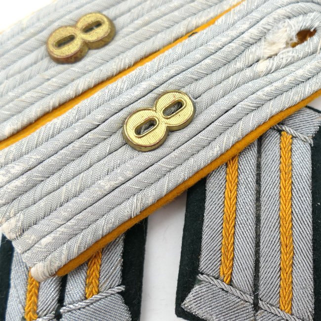 WH (Heer) Cavalry Insignia Set 'Reiter-Regiment 8' — image 3