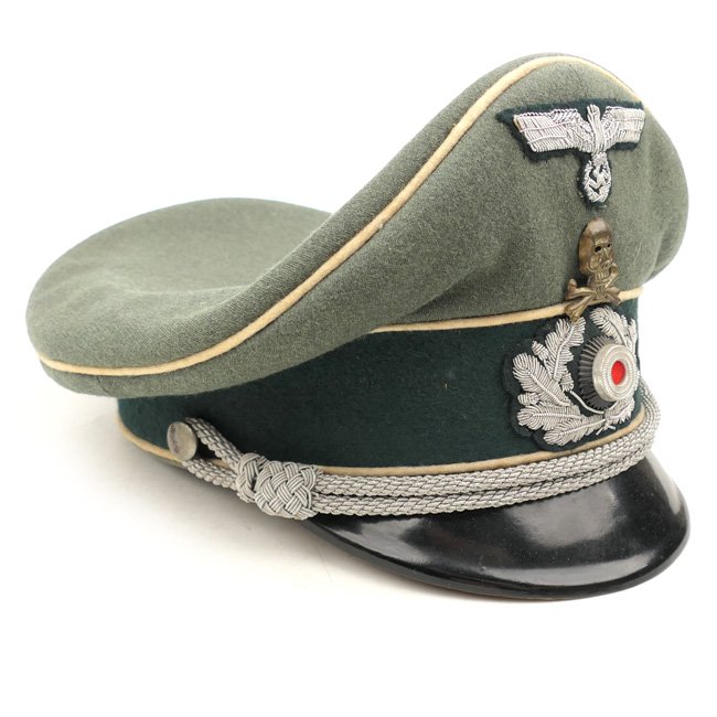 WH (Heer) Infantry Officer's Visor Cap with 'Braunschweig Skull' — image 3