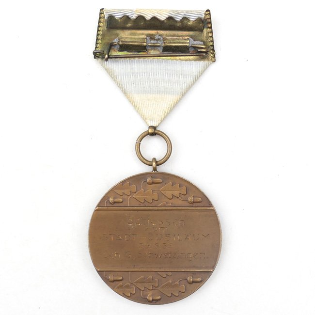 'Reichskanzler Adolf Hitler' Shooting Medal 1933 — image 3