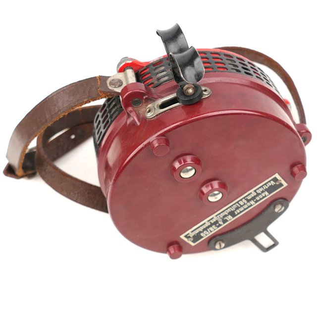 German 'Luftschutz' Hand Held Air Raid Sirene — image 4