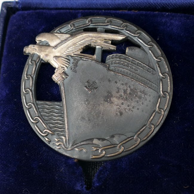 Cased Kriegsmarine Blocade Runner Badge Set — image 3