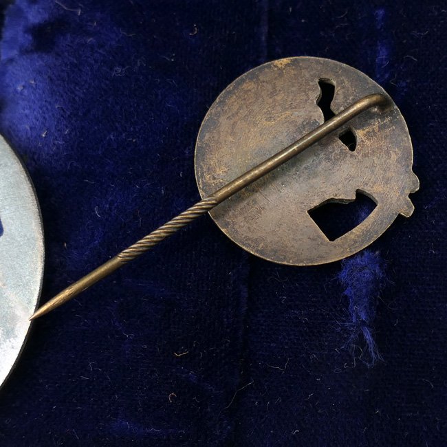 Cased Kriegsmarine Blocade Runner Badge Set — image 7