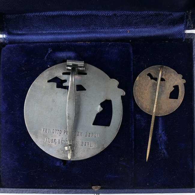 Cased Kriegsmarine Blocade Runner Badge Set — image 8
