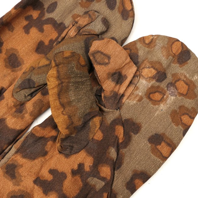 Waffen-SS Oakleaf Camouflage Reversible Winter Mittens — image 2