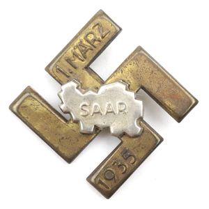 'Saar 1. März 1935' Badge