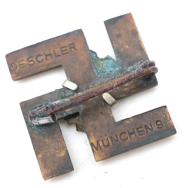 'Saar 1. März 1935' Badge — image 4