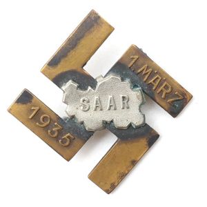 'Saar 1. März 1935' Badge