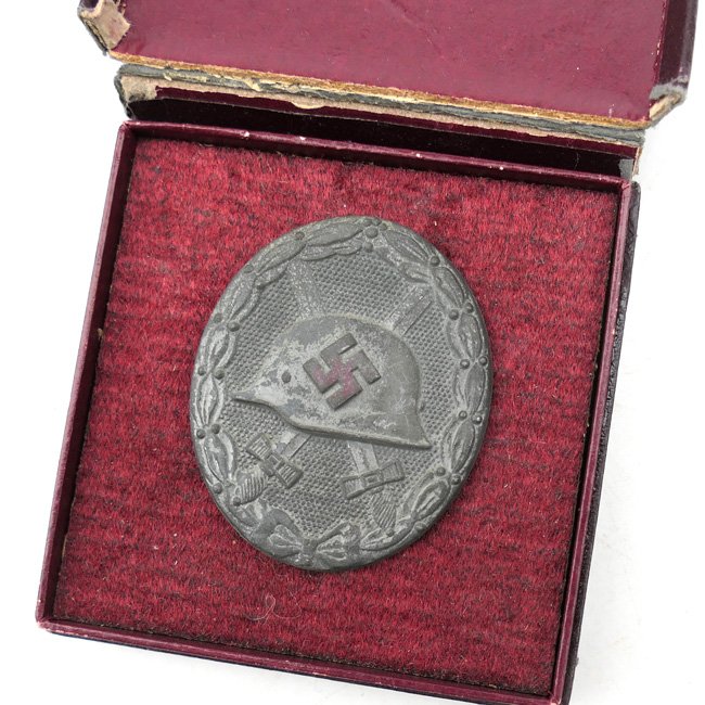 Cased Wound Badge in Silver '65' — image 2