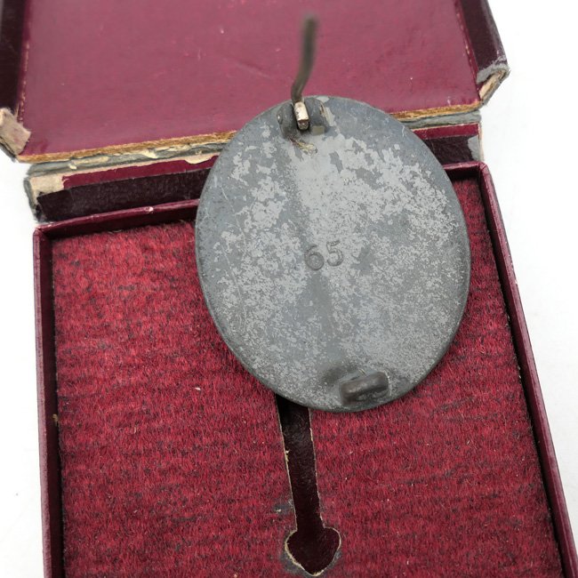 Cased Wound Badge in Silver '65' — image 3